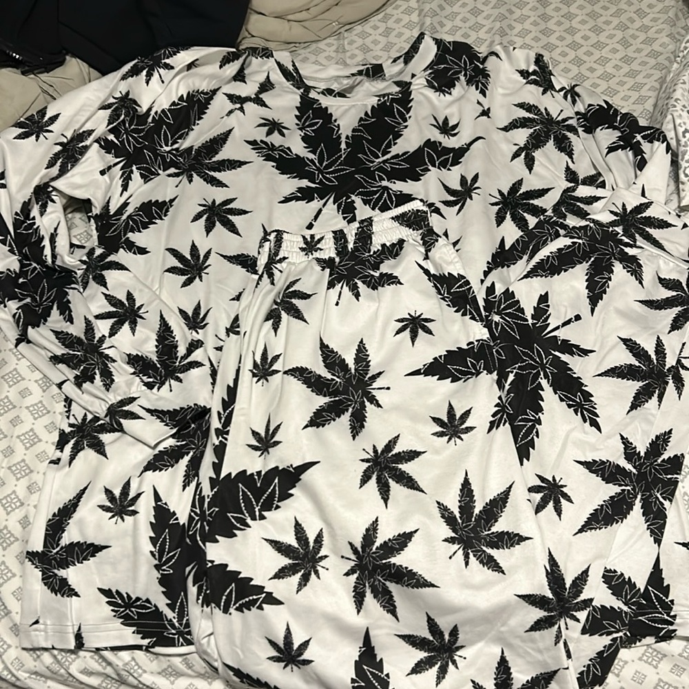 Garment One Leaf Printed Pajamas - XL